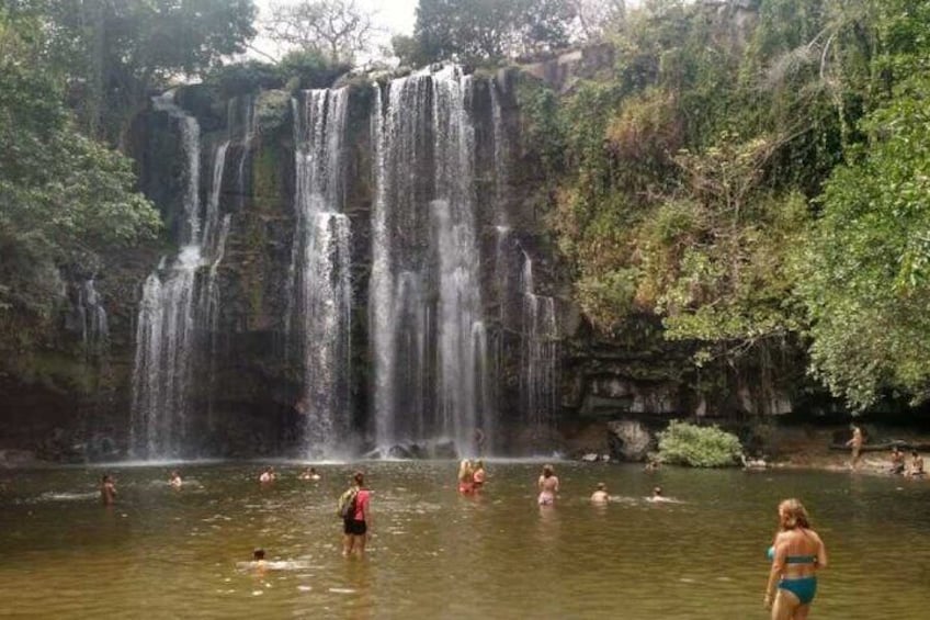 Rio Celeste Private Tour + Sloth Sanctuary + Butterfly