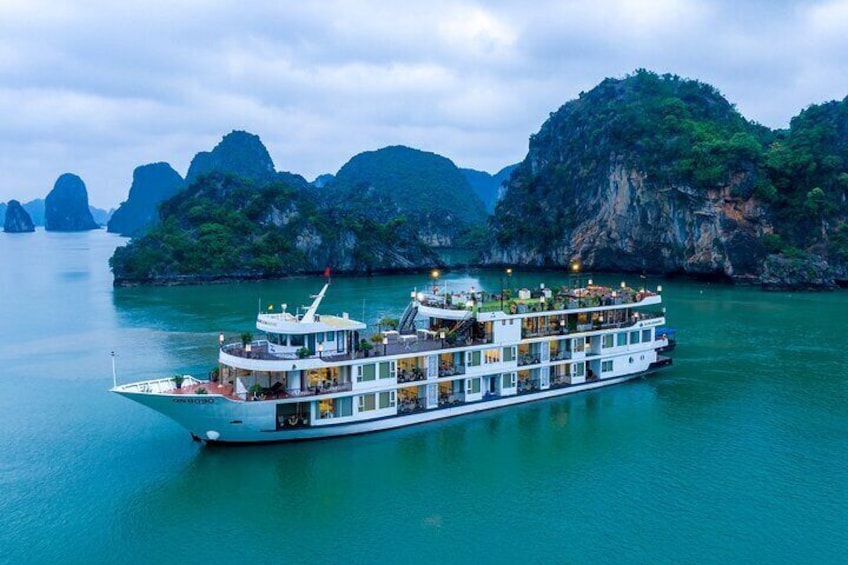 BEST SELLER - 3 Day 2 Night Halong Bay Cruise with All-Inclusive