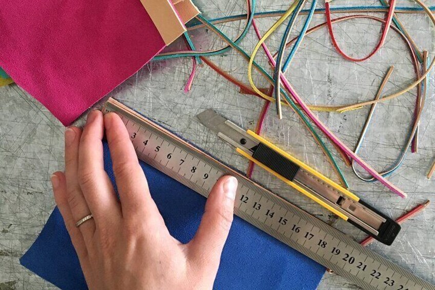 Make your own LEATHER accesories: pouch, bag, passport holder