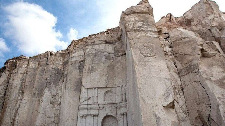 Arequipa: Petroglyphs and Pillars Sillar Route -Ruta del sillar