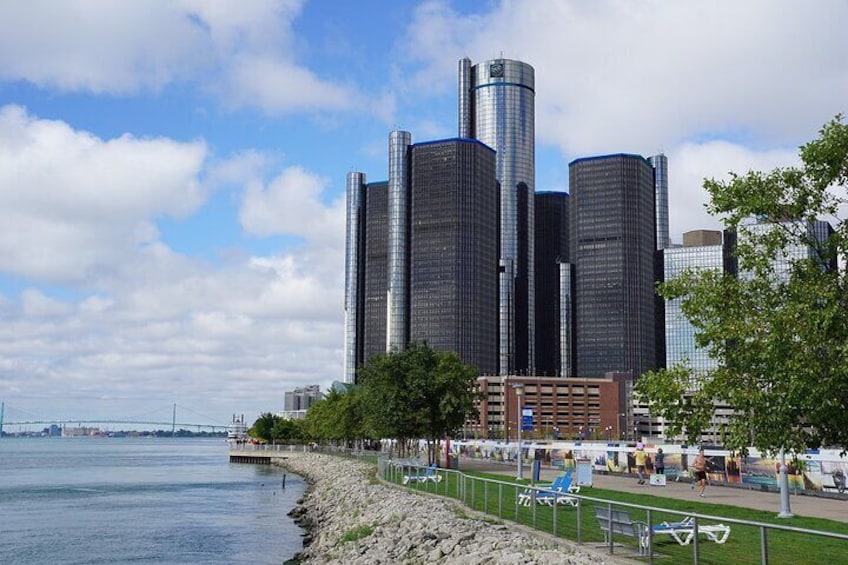 Detroit Private Sightseeing Tour with Daily Chauffeur