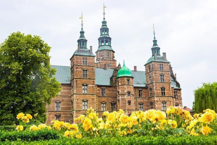 Grand Bike Tour of Copenhagen Old Town Attractions and Nature