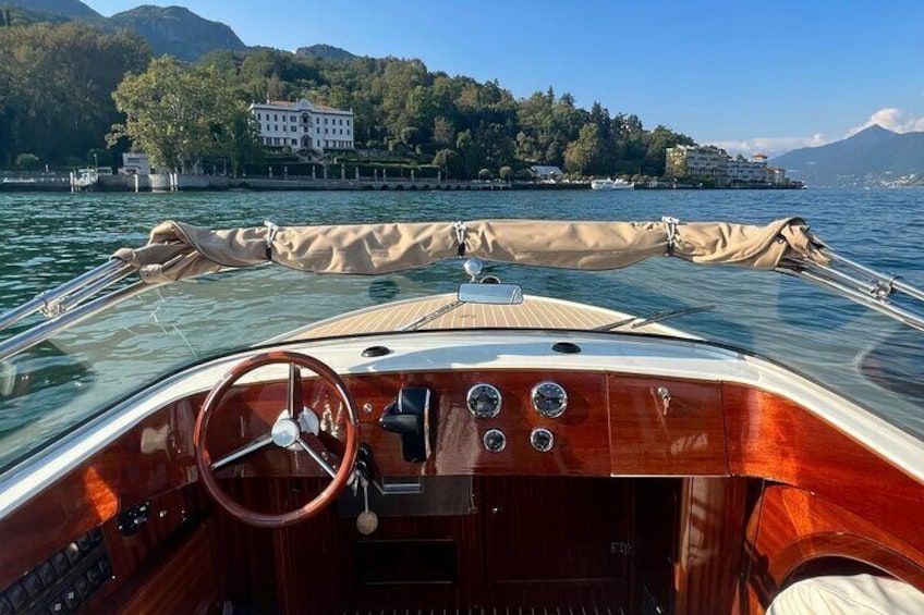 3 hour Luxury Private Boat Tour on Lake Como