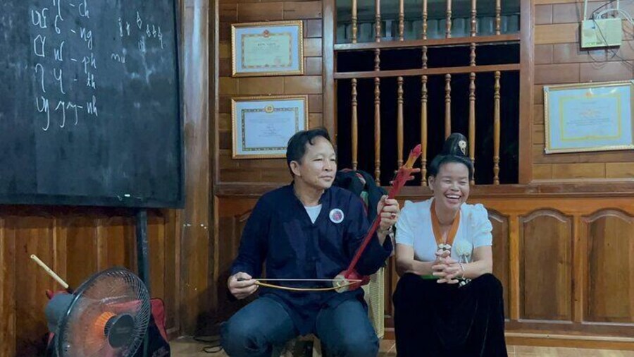 Motorbike Tour: Dien Bien Phu Food & Cultural Night Experience