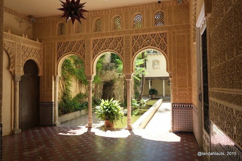 Nasrid Courtyard - Carmen de los Martires