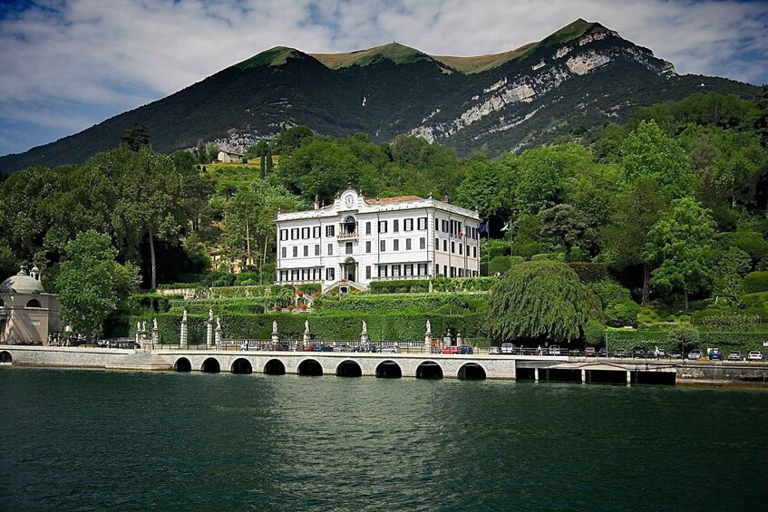 Picture 3 for Activity Varenna: Shared Boat Tour with Aperitif