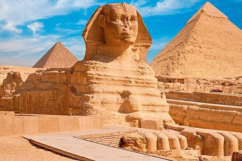 Hurghada Private tour to Pyramids of Giza and Egyptian Museum