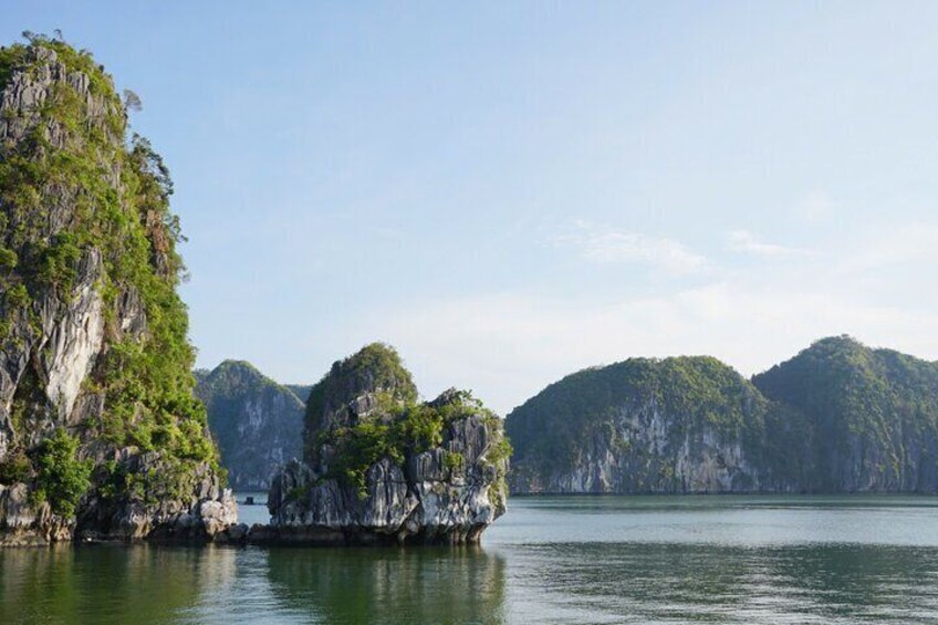 Private Canoe Discover the Best of Halong & Lan Ha Bay 