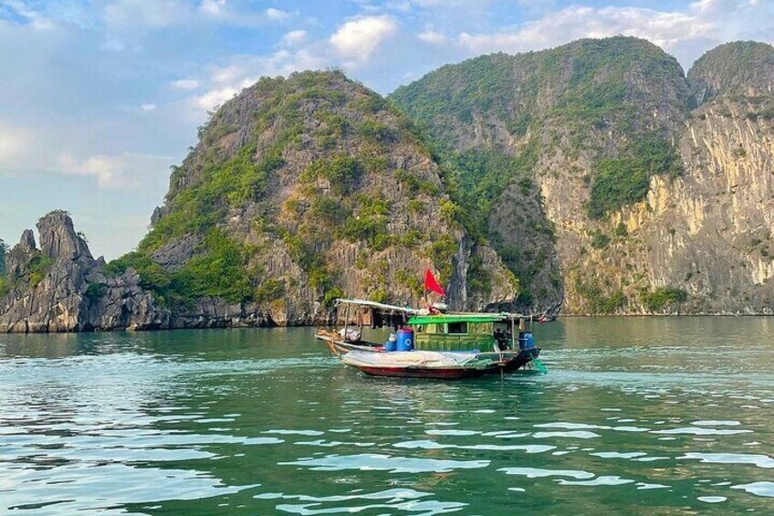 Private Canoe Discover the Best of Halong & Lan Ha Bay 