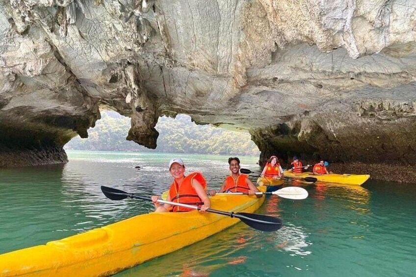 Private Canoe Discover the Best of Halong & Lan Ha Bay 