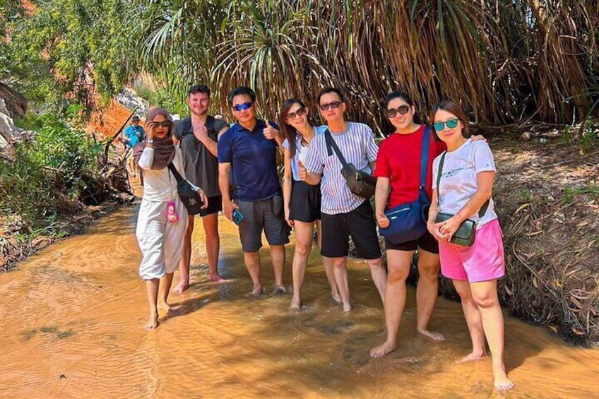 Discover Mui Ne’s Highlights: Jeep Adventure with a Local Guide