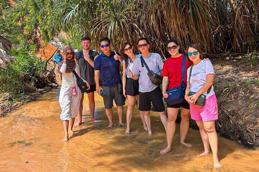 Discover Mui Ne’s Highlights: Jeep Adventure with a Local Guide
