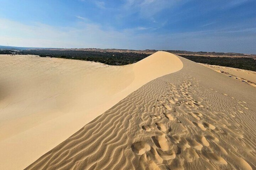 Discover Mui Ne’s Highlights: Jeep Adventure with a Local Guide