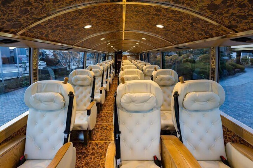 Yui Prima Olivia Luxury Bus (interior) 