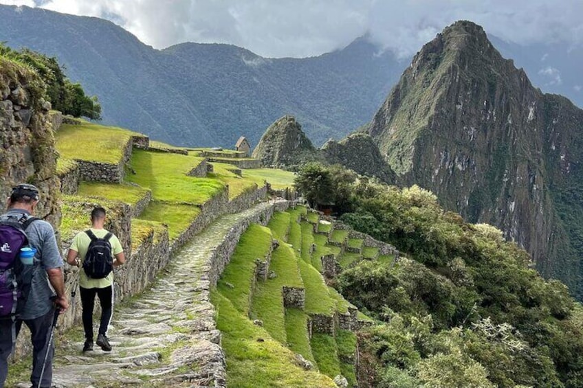 Short Inca Trail to Machu Picchu 2 Days and 1 Night 