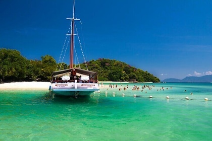 Discover Angra Dos Reis and Ilha Grande with Included Lunch