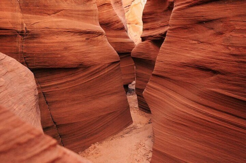 Waterhole Canyon Guided Tour 