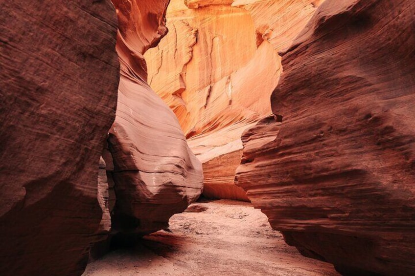 Waterhole Canyon Guided Tour 