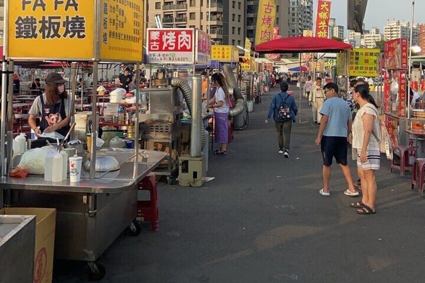 Night market Food is one of the ways to understand the culture difference in a short period of time. 