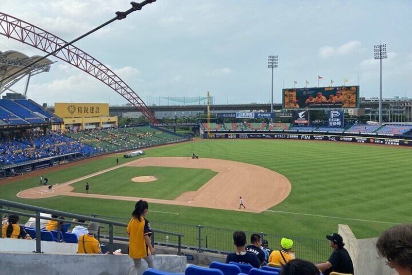 If Interested, see a Taiwan baseball game to feel the passionate atmosphere which is unique during the baseball season (from Mar. to Oct.) 