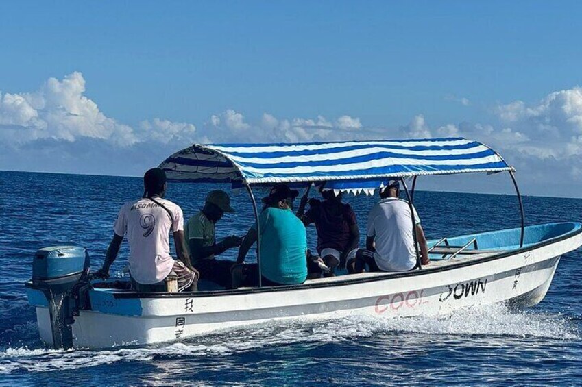 Boat to mnemba attol