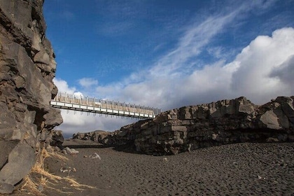 Private Reykjanes Peninsula, Lava Tunnel and Blue Lagoon Tour