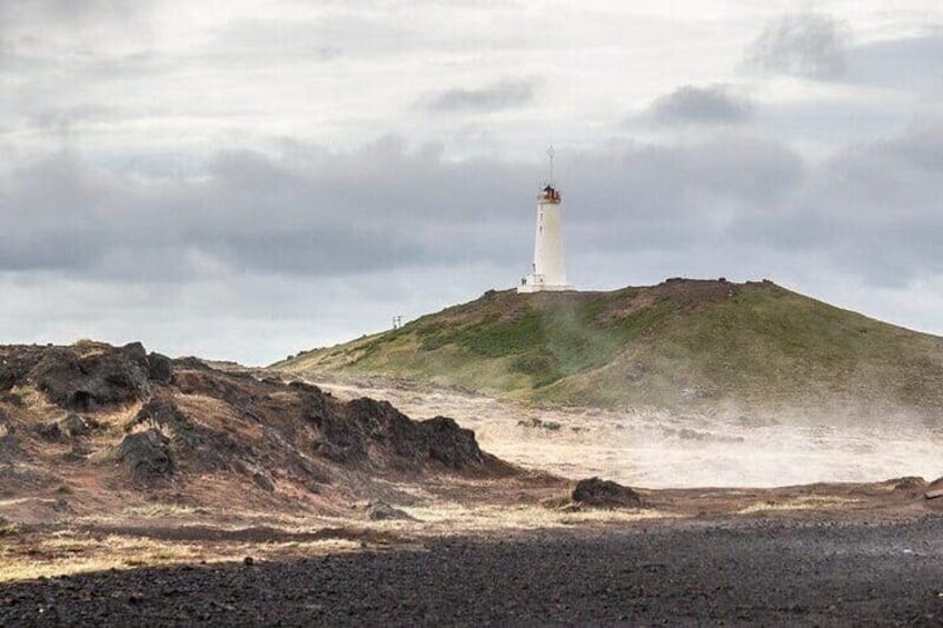 Private Reykjanes Peninsula, Lava Tunnel and Blue Lagoon Tour