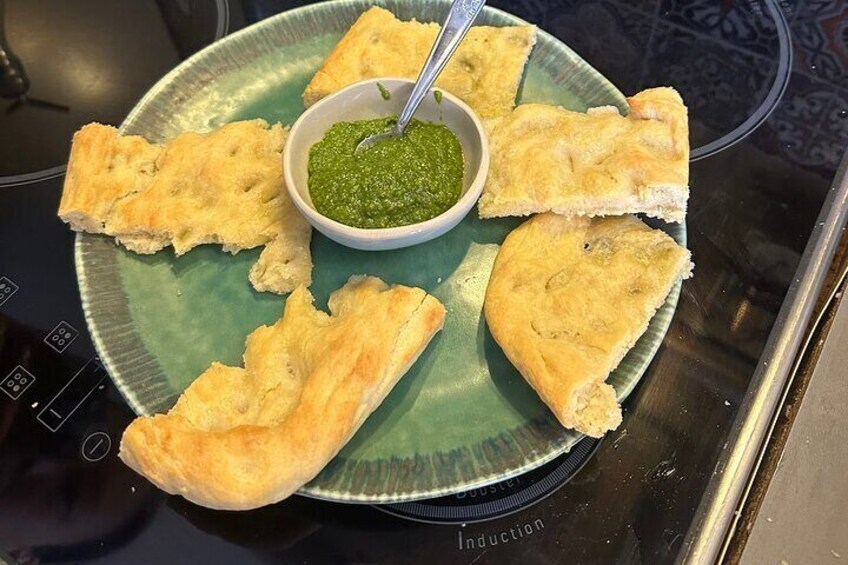 Tasting focaccia pesto 