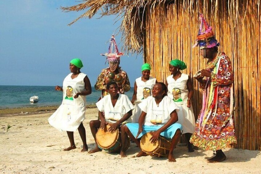 Roatan Garifuna History with Wildlife and Mangrove Tunnel Tour