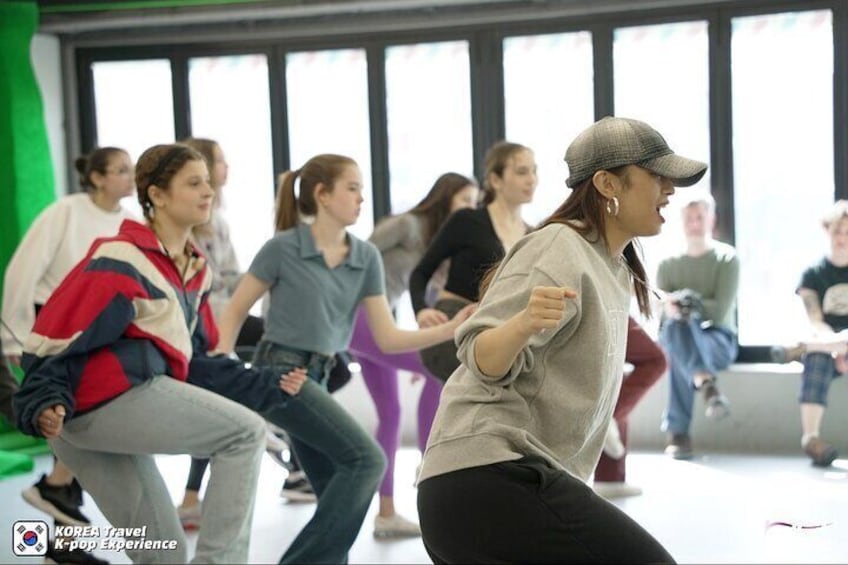 K-Pop Dance Class (make you the most special trip in korea)