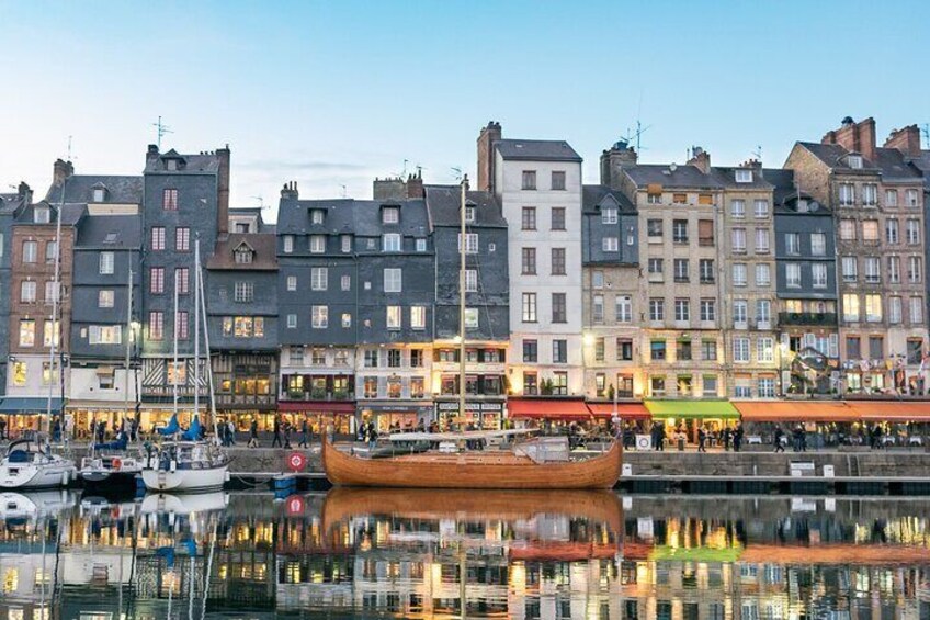 Private Custom Tour with a Local Guide Honfleur