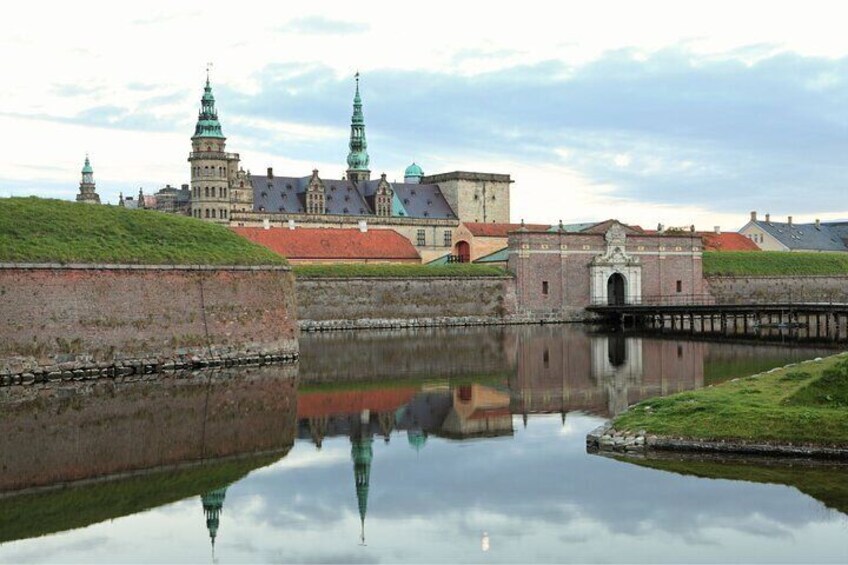 Private Custom Tour with a Local Guide in Helsingør