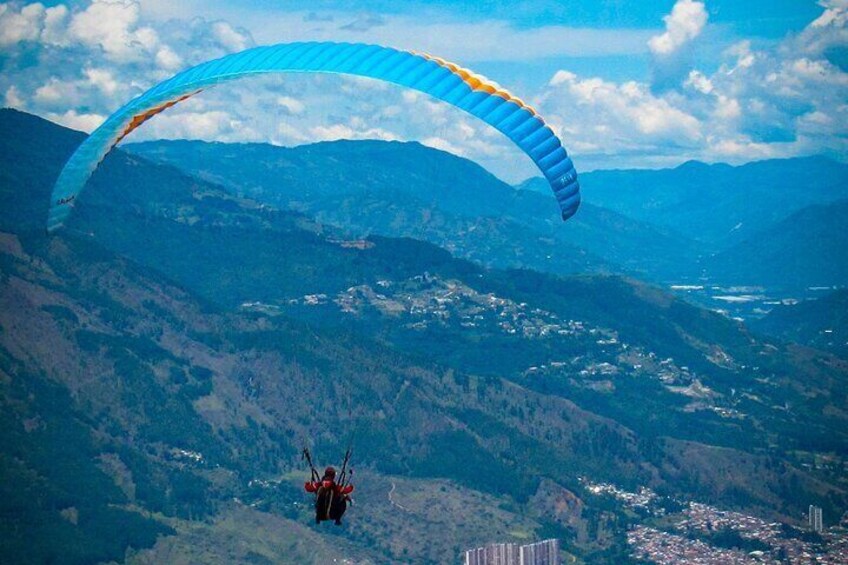 Paragliding in Medellin 15 minutes