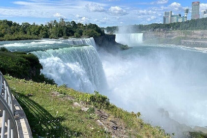 Niagara Falls Private Day Tour from New York City