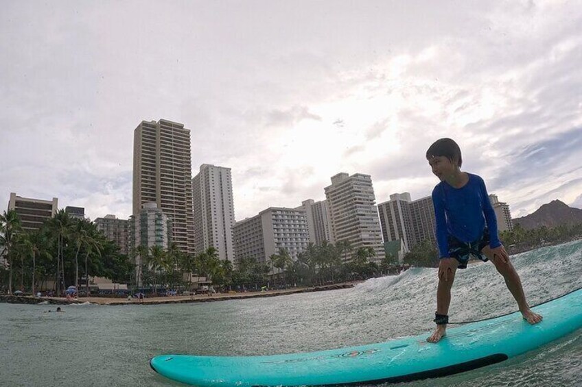 Surf school for kids in waikiki