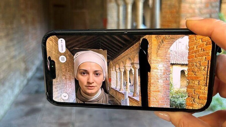 Discover Utrecht: a Self-Guided Augmented Reality City Tour