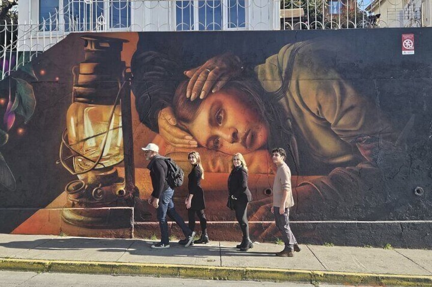 Brazilian Family discovering murals