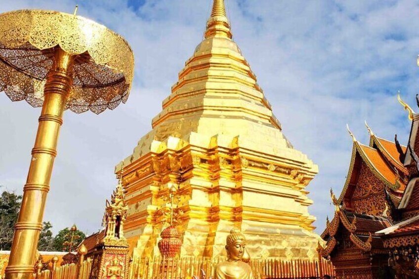 Private Day Tour Doi Suthep Temple and Handicraft Center