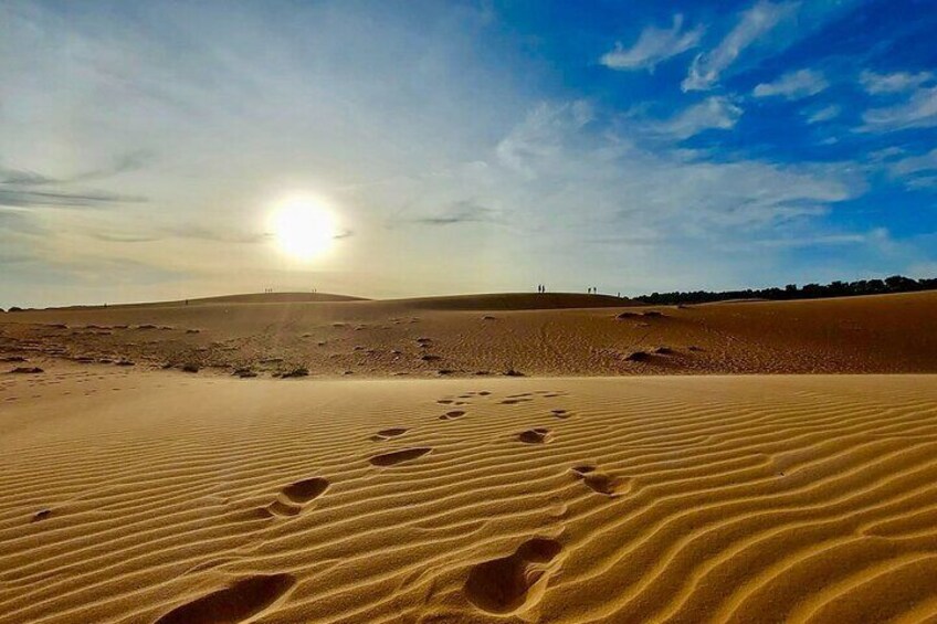 Discover Mui Ne Sand Dunes Day Trip - Breathtaking Sunset Moments