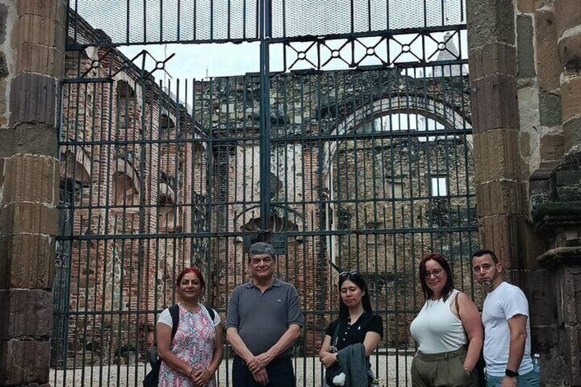 Half Day City and Canal Tour with PLAYA BONITA Pick-up included