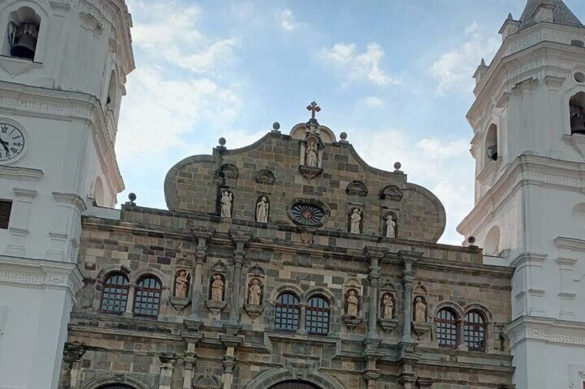 Half Day City and Canal Tour with PLAYA BONITA Pick-up included