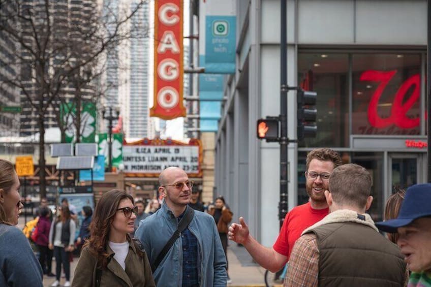 Chicago Architecture & Highlights with Local Treat - Small Group Walking Tour