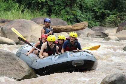 Chiang Mai Rafting in Mae Taeng River with Thai Buffet