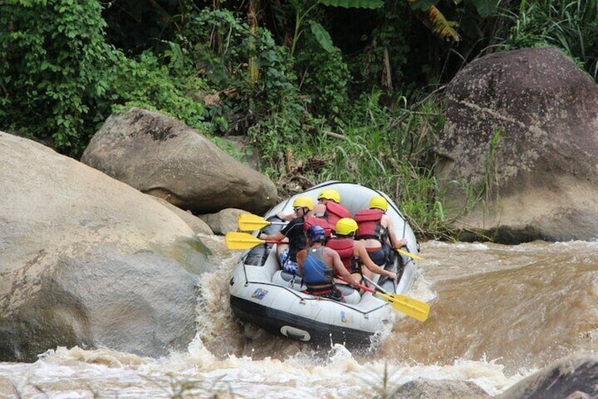 8 Hours Chiang Mai Rafting in Mae Taeng River with Thai Buffet