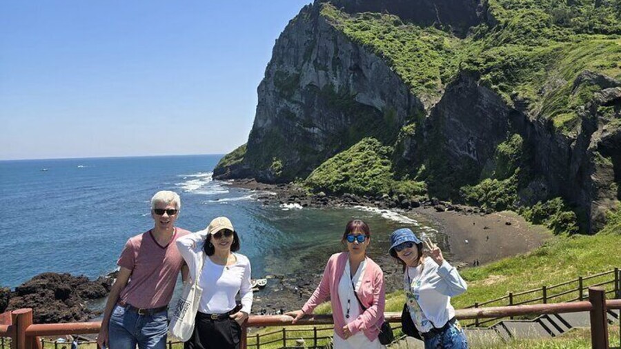 Jeju Private Day Tour with Jeju Cruise Terminal Pickup