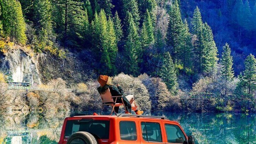 Three-day private tour to Jiuzhaigou by high-speed rail
