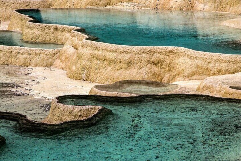 Three-day private tour to Jiuzhaigou by high-speed rail