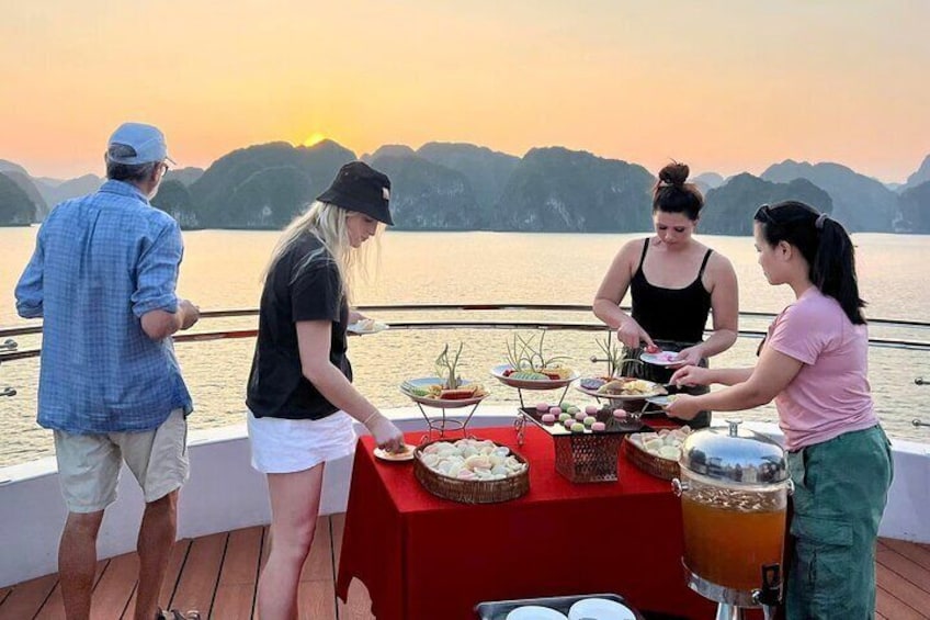 From Cat Ba: Breathtaking Lan Ha Bay Sunset on Luxury Cruise