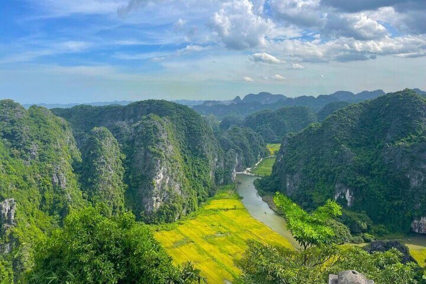 5 Days in North Vietnam Explore the beauty of Ninh Binh, Halong