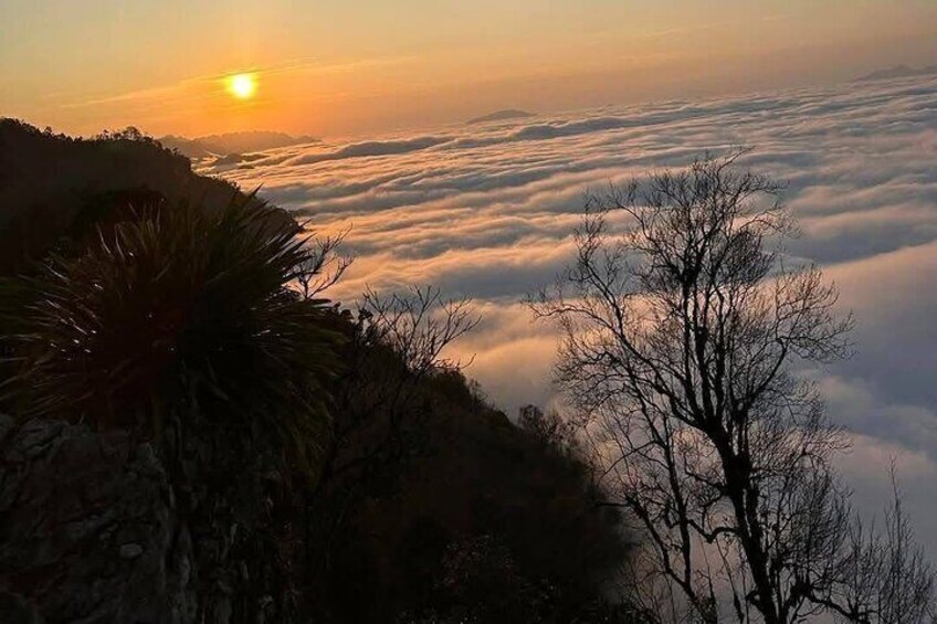 Cloud Watching & The Glow of Dawn In Da Lat From 4am to 9am